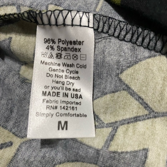 OVERSIZED MEDIUM NWT SEE PICS CLOSET CLEAR OUT ALL LULAROE MAKE A OFFER BUNDLE! - Picture 4 of 11